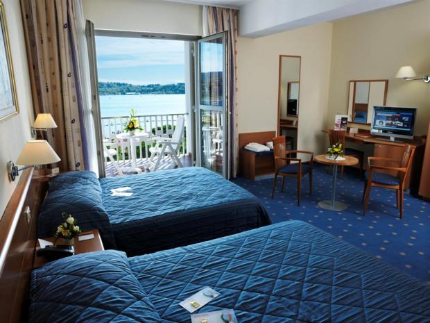 Hotel Riviera - četvorokrevetna soba